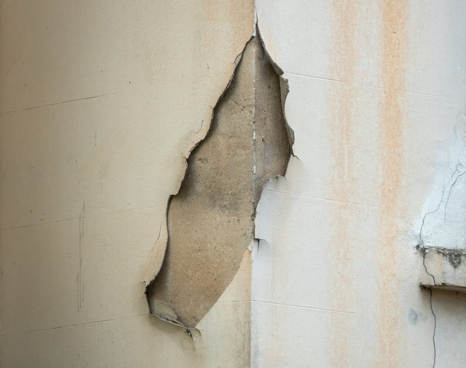 Acrylic Paint Peeling Common Reasons and Best Fixes
