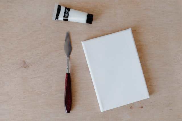 How long does gesso take to dry? (With influencing factors)